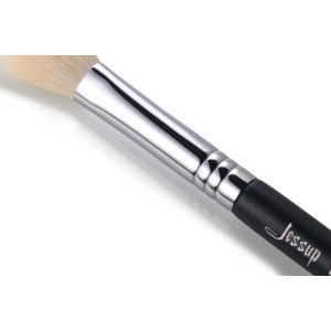 Jessup Beauty - Blending Flat brush to blur S089_217